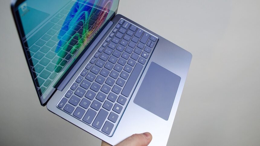 Harga Microsoft Surface Turun Signifikan, Namun Ada 'Buntut' RAM yang Mengejutkan!