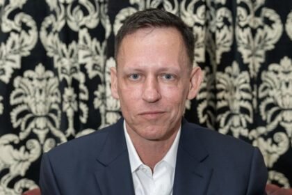 Peter Thiel: Kebebasan dan Demokrasi Tak Lagi Sejalanâ€”Pernyataan Kontroversial dari Pendiri PayPal yang Mengguncang Elite Teknologi.