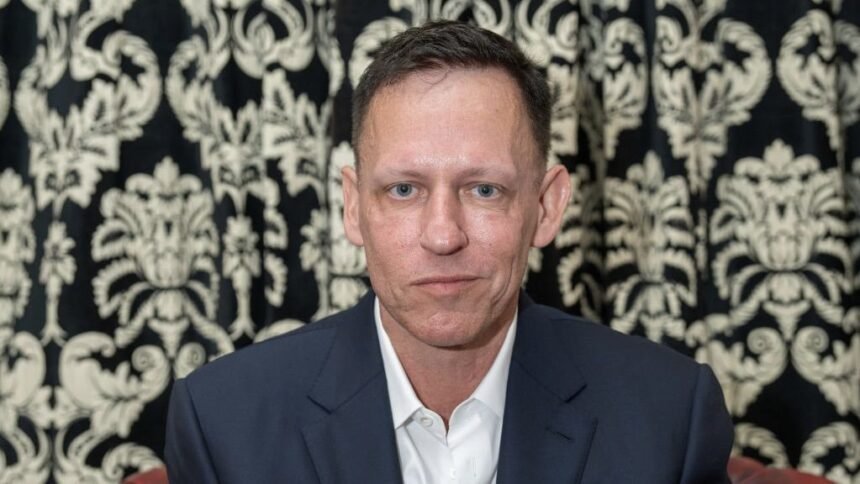 Peter Thiel: Kebebasan dan Demokrasi Tak Lagi Sejalanâ€”Pernyataan Kontroversial dari Pendiri PayPal yang Mengguncang Elite Teknologi.