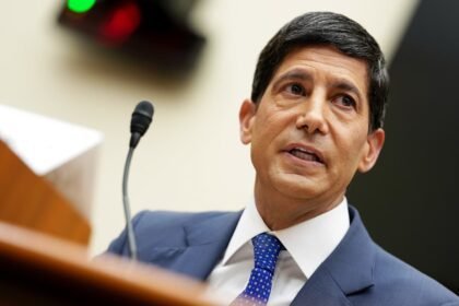 Buffett: Pilihan Trump Menunjuk Kevin Warsh sebagai Ketua Fed Adalah Langkah Cerdas