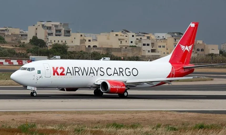 Tim Penyelamat Pakistan Mencari Pesawat Kargo yang Hilang di Perairan Dekat Karachi