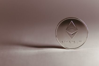 WHALE TARUH $18,6 JUTA DI ETH MELALUI Ether.fi, TREN AKUMULASI SEMAKIN MENINGKAT!