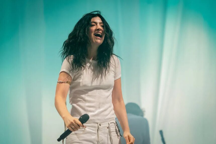 Lorde Sebut Kacamata AI Tak Menarik untuk Dikenakan