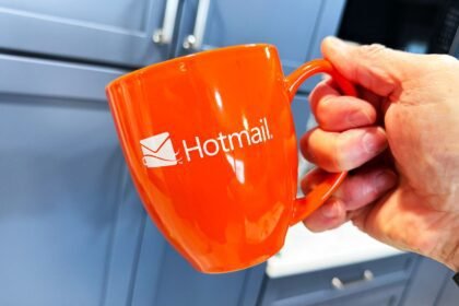 30 Tahun Berlalu, Alamat Email Hotmail Saya Masih Aktif, Tapi Jangan Harap Saya Membaca Pesan Anda!