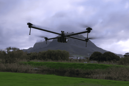 YouTuber Pecahkan Rekor Penerbangan Drone Guinness dengan Terbang Selama 261 Menit Tanpa Henti!