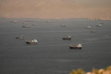 Tanker Minyak Saudi Berbalik di Laut Merah saat Houthis Memperluas Konflik dalam Perang AS-Iran