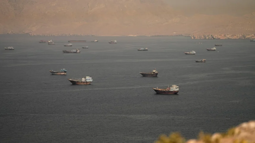Tanker Minyak Saudi Berbalik di Laut Merah saat Houthis Memperluas Konflik dalam Perang AS-Iran