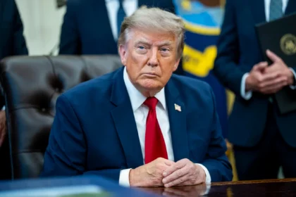 Trump Batalkan Biaya 20% untuk Kargo Hormuz Setelah Tekanan dari Teluk