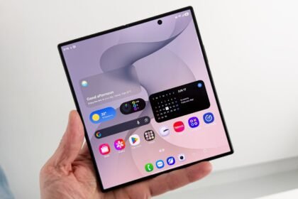Mengungkap Kekuatan Samsung Galaxy Z Fold 8 Ultra—Teknologi Flex Titanium buat Lebih Ringan, Tangguh, dan Ramping!