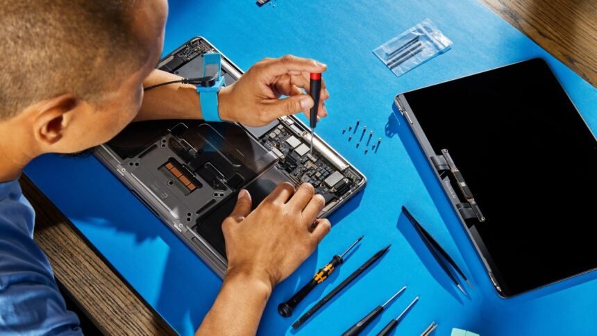 Genius Penggemar Apple Hemat Rp33 Juta Dengan Upgrade Manual Penyimpanan Mac, Tapi Mengaku Prosesnya 'Sangat Menyiksa'
