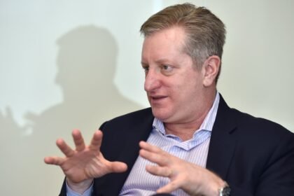 Investor 'Big Short' Steve Eisman Temukan Kelemahan dalam Gelombang AI