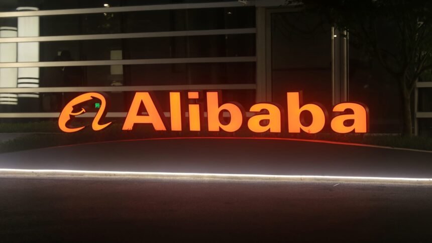 Saham Alibaba Anjlok 10% Usai Penempatan Saham Senilai $10,2 Miliar untuk Dorong Inovasi AI