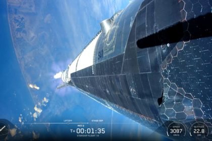 Roket Starship SpaceX Akhirnya Sukses Capai Orbit Perdana!