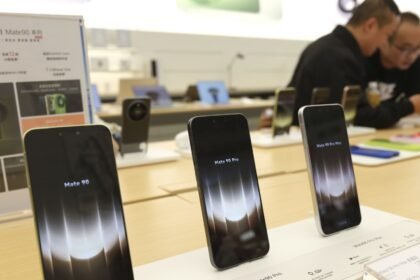 Huawei Perkuat Strategi Smartphone di Tengah Melambatnya Penjualan EV