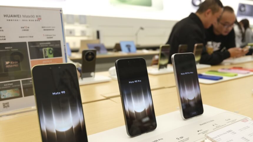 Huawei Perkuat Strategi Smartphone di Tengah Melambatnya Penjualan EV