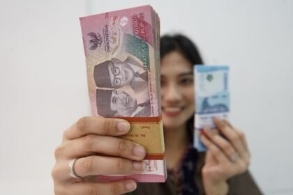 Rupiah Tertekan, Hampir Sentuh Rp 18.200 per Dolar AS