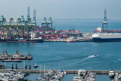 Perang Timur Tengah Tekan Penjualan Bunker Singapura di Bulan September