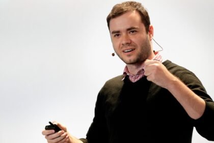 Bahasa Inggris Jadi 'Bahasa Pemrograman' Favorit di Era AI, Kata Co-Founder OpenAI Andrej Karpathy